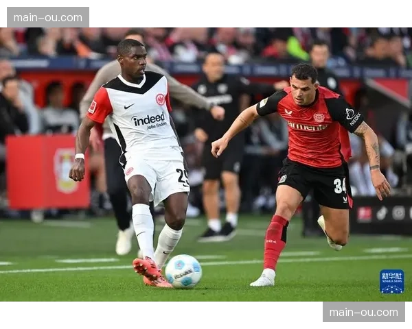 历史性时刻：勒沃库森小将穆萨拉上演德甲首秀并送出助攻